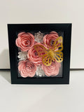 cuadro decorativo 3D con flores de papel - Diseño Elegante con mariposa dorada