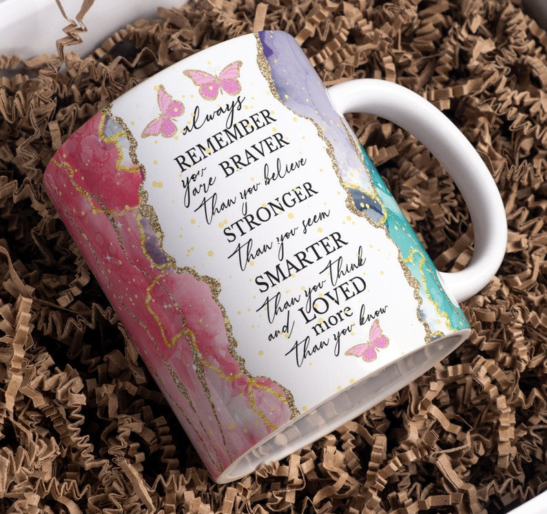 Taza Motivasional Personalizada- Eres Más Fuerte de Lo que crees- Diseño Elegante con Mariposas